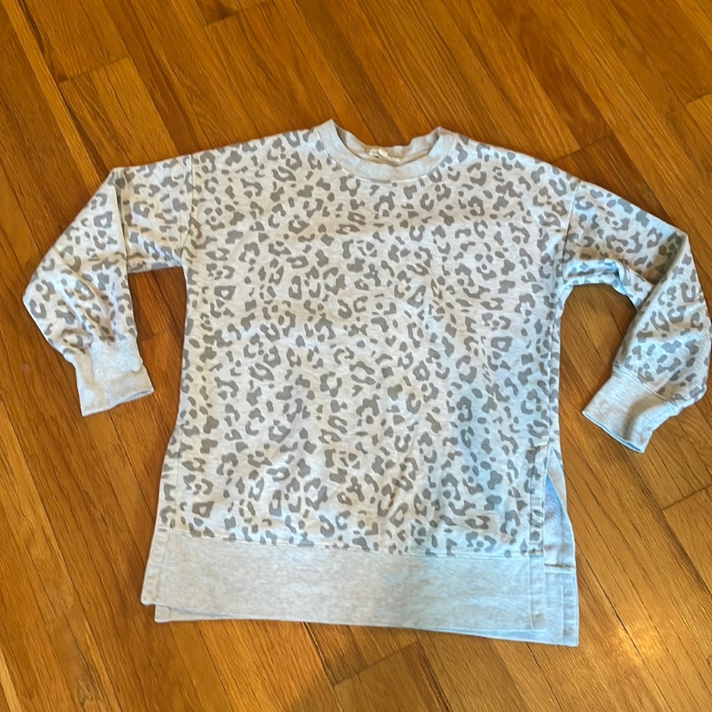 Cheetah print sweat shirt
